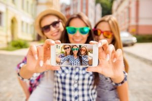 SNS上で自分をよく見せたいという欲求