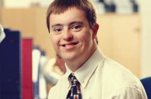 障害者を交えた、より包括的な未来を