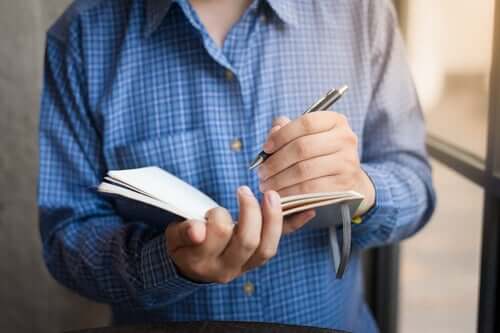 左利きの人の脳:違いと利点