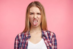 嫌悪感の処理に、脳はどう働く?