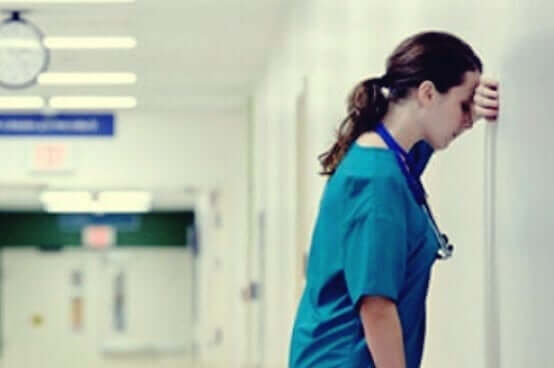 精神的 サポート 医療従事者