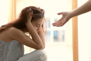 助けを求めるのが難しいと感じてしまうのはなぜ?