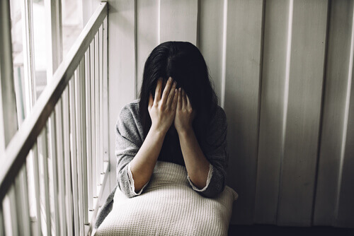 助けを求めるのが難しいと感じてしまうのはなぜ?