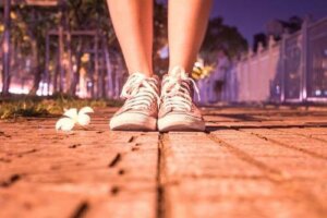 自己責任:靴に石が入ったらどうしますか?