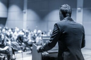 傲慢症候群:権力を持つ人は要注意!