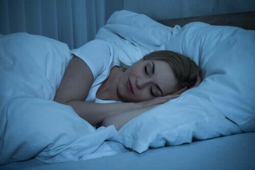 夜間の睡眠の質　環境　影響