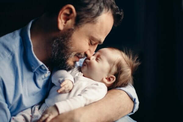 父親になると起こる可能性のあるホルモン変化とは？