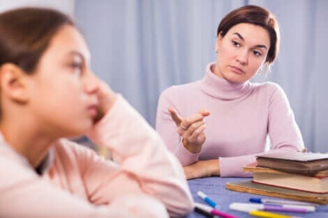 過保護 愛情のない 親
