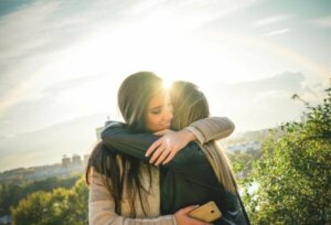 「この人を信頼しよう」と思わせる要因とは?
