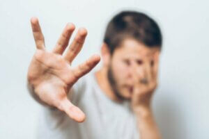 マウラーの二要因説:これが恐怖心のメカニズムだ!