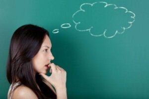 象徴的思考についての解説と、その特徴について
