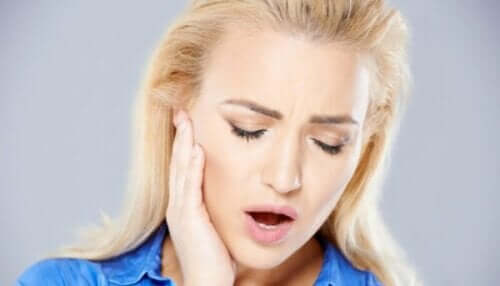 顎関節症　ストレス　関係性
