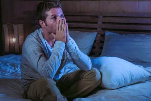 夜間に悪化する 不安感 原因 対処法