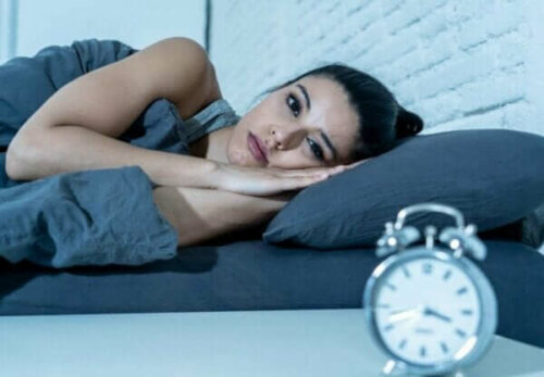 睡眠の中断は短時間睡眠よりも危険？