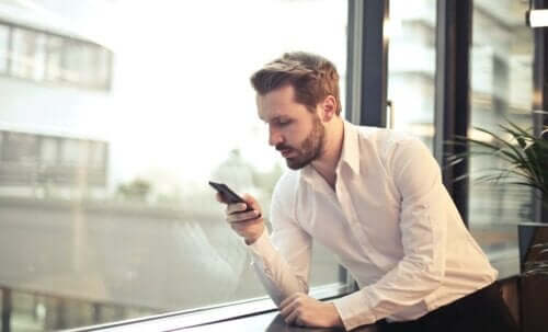 エクスティマシー:私的な情報が公にされる時