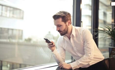 ドゥームスクローリング