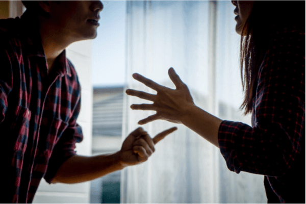 恋愛関係における暴力：負のサイクルを止めるには？