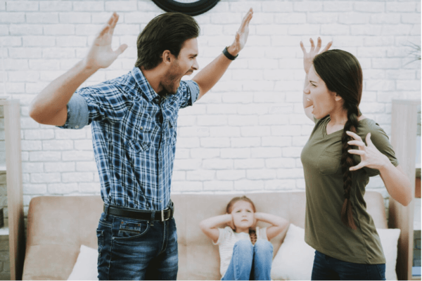 恋愛関係における暴力:負のサイクルを止めるには?