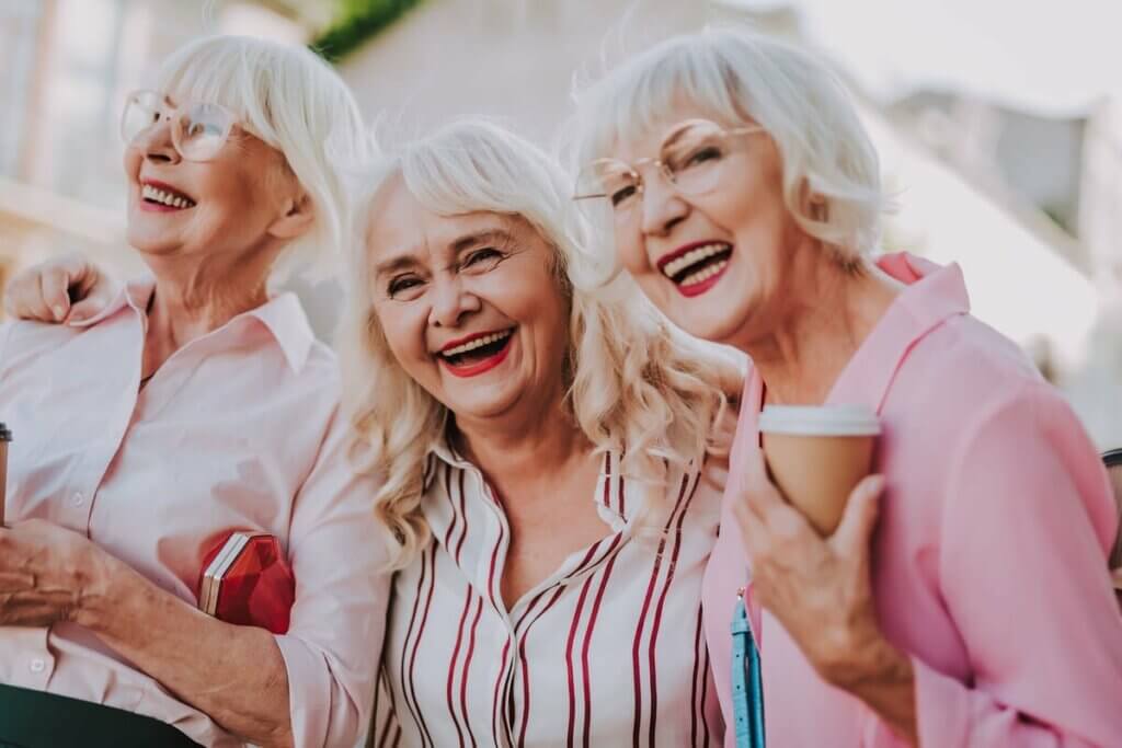 若々しい高齢者:60歳を超えても人生を謳歌する人々
